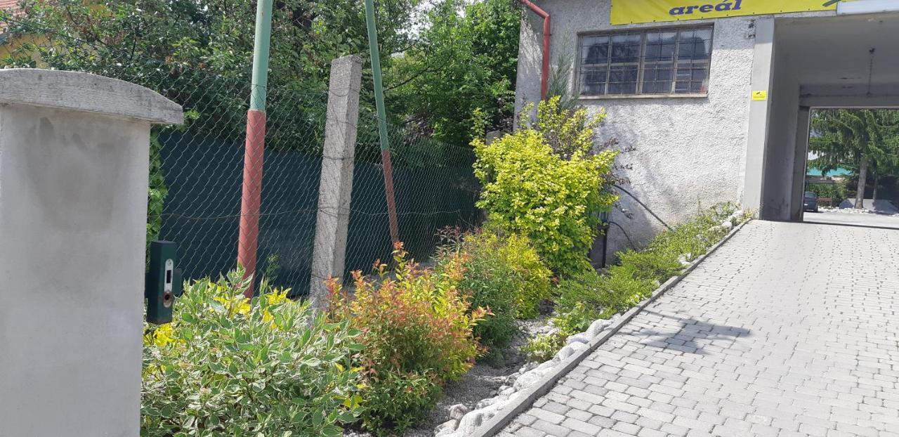 Apartman Yvet Sucany Esterno foto