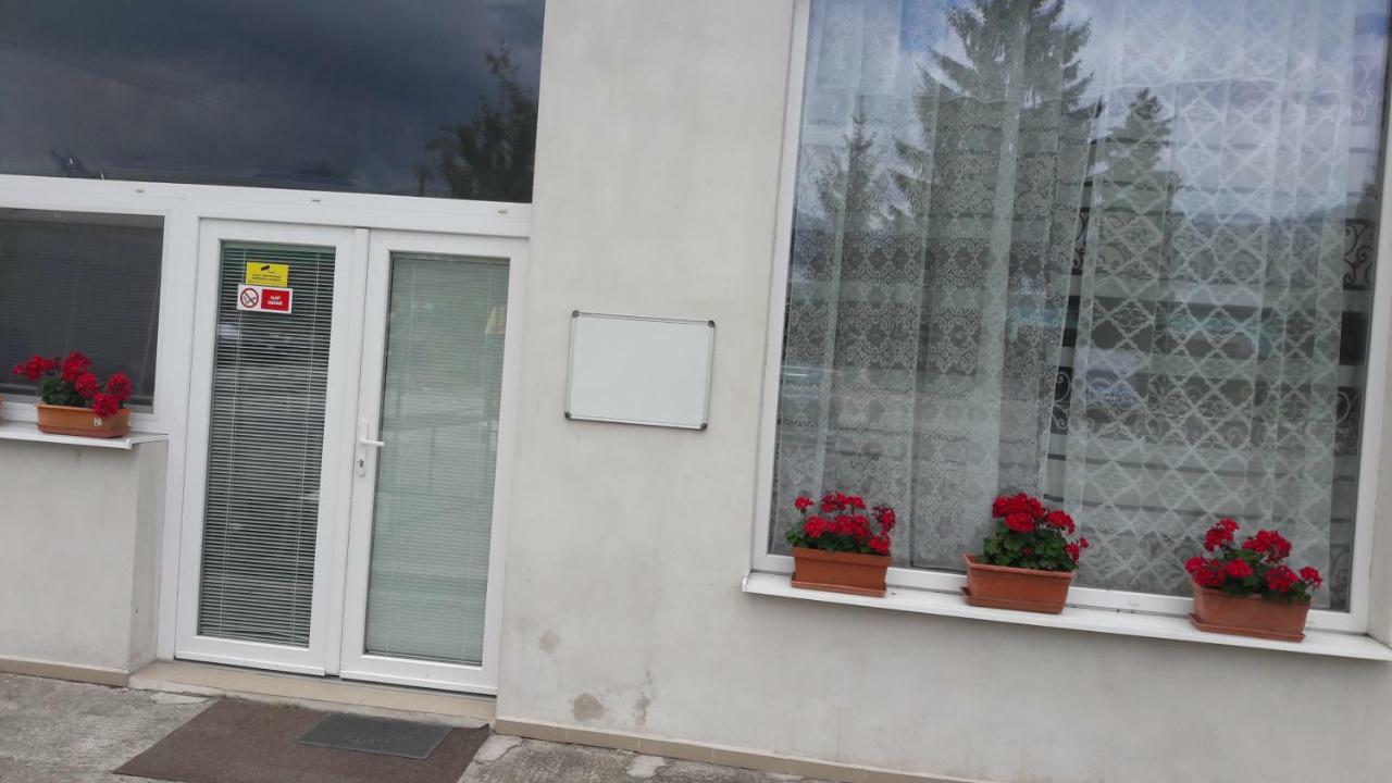 Apartman Yvet Sucany Esterno foto